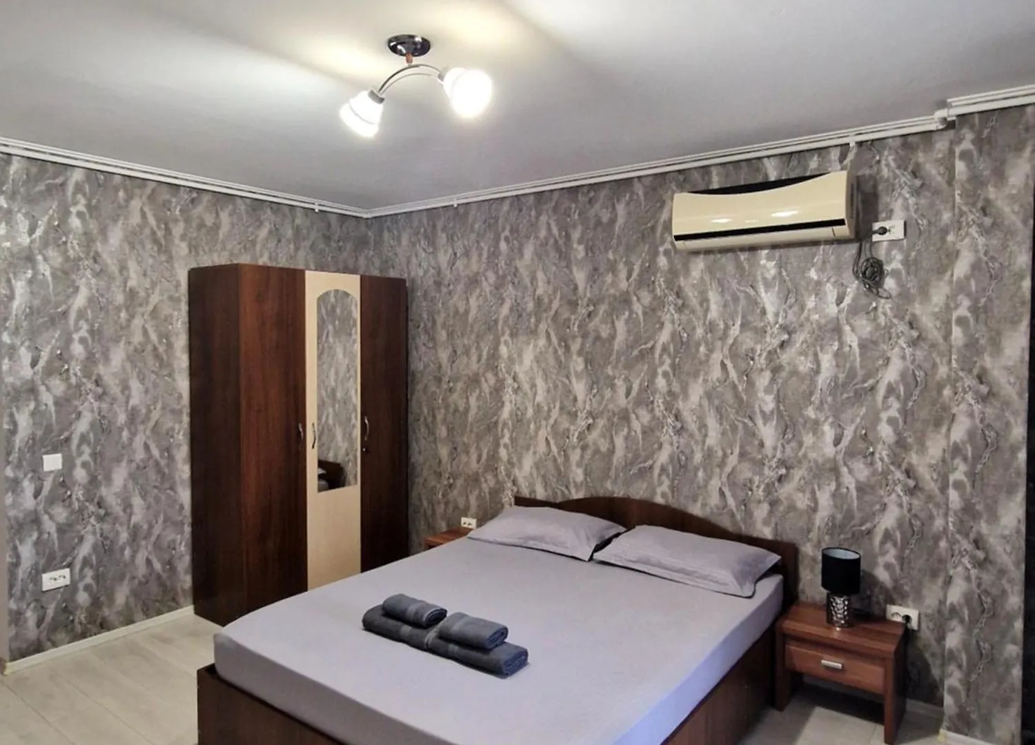 Studio Modern. Bukarest